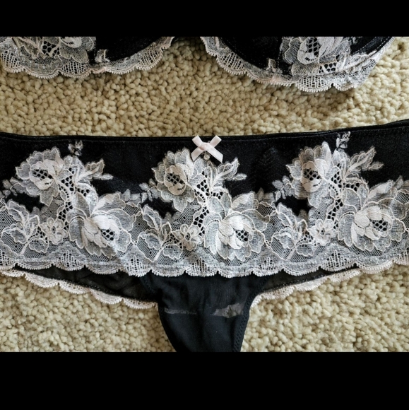 Victoria's Secret Black Lace Bra Panty Set NEW! - Picture 3 of 7